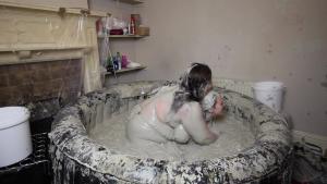 mud-wrestling-with-candy_11.jpg