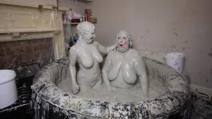mud-wrestling-with-candy_17.jpg