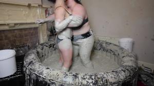 mud-wrestling-with-candy_9.jpg